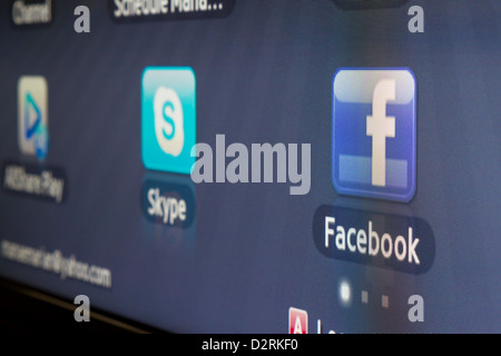 Nahaufnahme von Facebook für Samsung-Internet-TV macht es leicht, bleiben verbunden und teilen Sie Informationen mit Freunden von Ihrem TV. Stockfoto