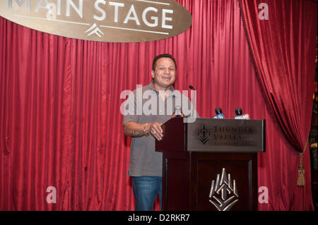 LINCOLN, CA - 30 Januar: Tony "Tiger" Lopez spricht bei der Sacramento Sports Hall Of Fame-Pressekonferenz im Thunder Valley Casino Resort in Lincoln, Kalifornien am 30. Januar 2013 statt Stockfoto