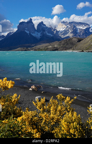 Los Cuernos und Lago Pehoe, Torres del Paine Nationalpark, Patagonien, Chile Stockfoto