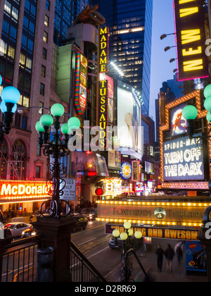 Ampel auf der West 42. Street am Times Square, NYC 2013 Stockfoto