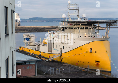 Riff-Despina - Nordsee Öl Multi Zweck Unterstützung Schiff gebaut 2011. Im Hafen, Leith, Schottland, Januar 2013. Stockfoto