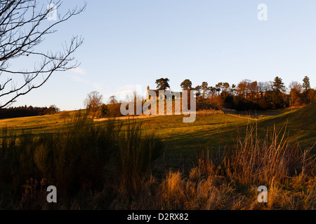 Linton Kirk in der Nähe von Kelso Scottish Borders, bei Sonnenuntergang am Neujahrstag Stockfoto