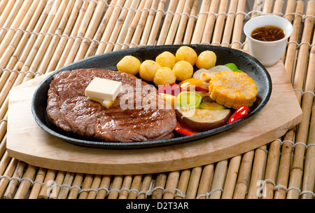 Japanische Küche. Japanische marmorierte Rindfleisch Roast.Japanese Karubi Wagyu-Rind Stockfoto