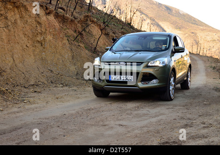 Ford Kuga - Mein 2013 - beliebte kompaktes Sport Utility Vehicle (SUV) - auf spanischen Berge in der Nähe von Valencia Stockfoto