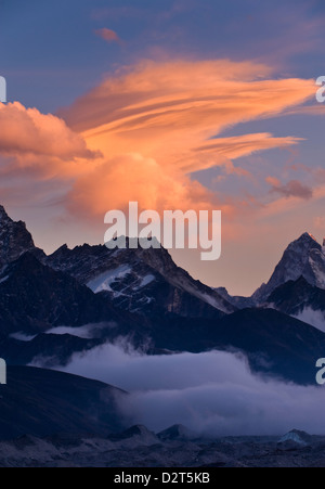 Dudh Kosi Tal, Solu Khumbu (Everest) Region, Nepal, Himalaya, Asien Stockfoto