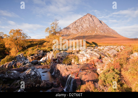 Buachaille Etive Mor Berg und dem Fluss Etive an der Ecke von Glencoe und Glen Etive, Highlands, Schottland, UK Stockfoto