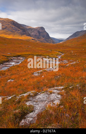 Mit Blick auf die Three Sisters in den Pass von Glen Coe, Schottland, Vereinigtes Königreich, Europa Stockfoto