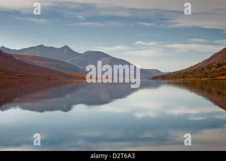 Das Wasser des Loch Etive reflektieren die umliegenden Berge, Argyll and Bute, Scotland, Großbritannien, Europa Stockfoto