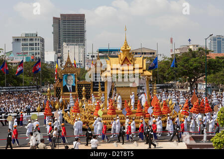 Phnom Penh, Kambodscha. 1. Februar 2013. Beerdigung von König Norodom Sihanouk, der im Oktober starb. Bildnachweis: Combre Stephane / Alamy Live News Stockfoto