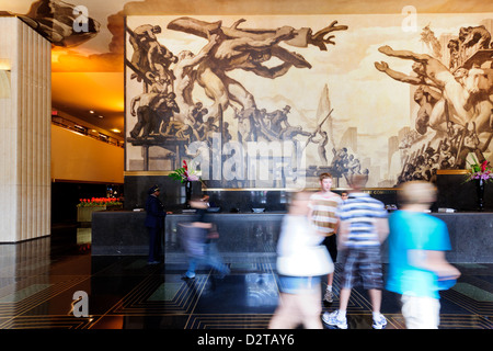 Manhattan, New York. Die Lobby und Kunstwerke bei 30 Rockefeller Plaza, Teil des berühmten Rockefeller Center. Stockfoto