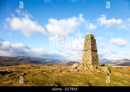 Gipfel Cairn auf Latterbarrow in der Nähe von Ambleside, Lake District, England Stockfoto