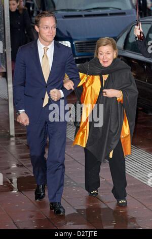 Prinzessin Christina und Prinz Jaime von den Niederlanden besucht den 75. Geburtstag der Königin im Beatrix Theater in Utrecht, Niederlande, 1. Februar 2013. Foto: Patrick van Katwijk Niederlande Stockfoto