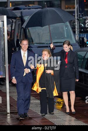 Prinzessin Christina und Prinz Jaime von den Niederlanden besucht den 75. Geburtstag der Königin im Beatrix Theater in Utrecht, Niederlande, 1. Februar 2013. Foto: Patrick van Katwijk Niederlande Stockfoto