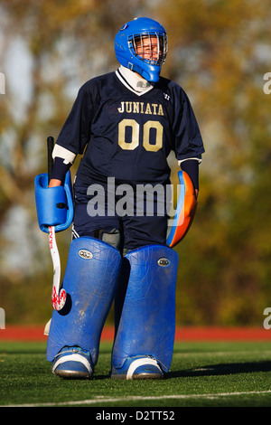 Der Torhüter der Juniata College in Aktion während der Landmark Konferenz Feldhockey-Meisterschaft gegen katholische Universität. Stockfoto