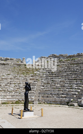 Die Elymer Theater- und Flautista Skulptur von Jiménez Deredia, Segesta, Sizilien, Italien Stockfoto