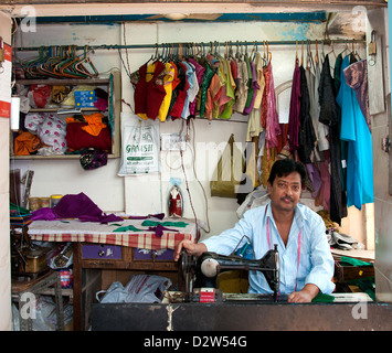 Mumbai (Bombay)-Slum in der Nähe von Colaba und World Trade Center Indien Stockfoto