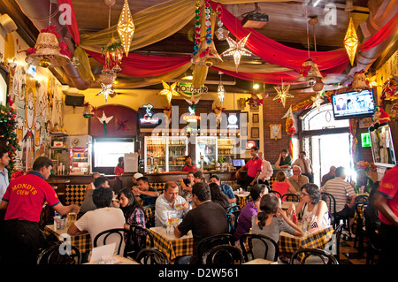 Mondegar Cafe Bar Pub Fort Mumbai (Bombay) Indien u Haus Shahid Bhagat Singh Road Colaba Stockfoto