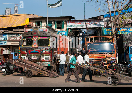 LKW Transport Sardar Vallabhbhai Patel Road Chor Bazaar Mumbai (Bombay) Indien Stockfoto