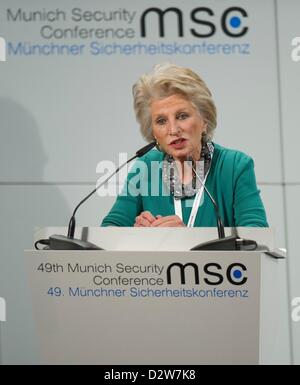 US-Politiker Jane Margaret Harman hält eine Rede im Hotel Bayerischer Hof am zweiten Tag der Münchner Konferenz für Sicherheitspolitik in München, Deutschland, 2. Februar 2013. Die Konferenz findet vom 01. bis 3. Februar 2013 und wird von rund 400 Besucher aus 90 Ländern besucht werden. Foto: MARC Müller/Alamy live-Nachrichten. Stockfoto