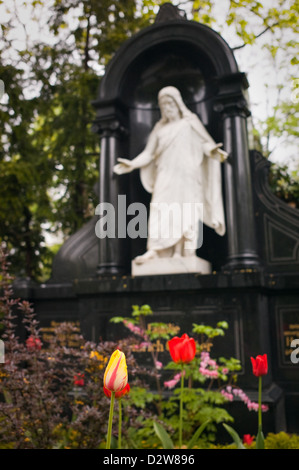 Berlin, Deutschland, Jesus-Figur auf dem Friedhof der Gemeinde Französisch-Ref. Stockfoto