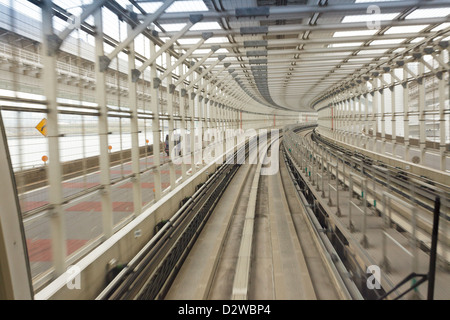 Neue Transit Waterfront Tokyo u-Bahn Linie, automatisierte Versandverfahren verbindet Shimbashi, Toyosu in Tokio, Japan Stockfoto