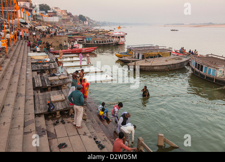 Varanasi in der Abenddämmerung, Indien Stockfoto