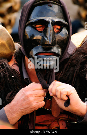 Mamuthones Maske auf dem Mamoiada traditionelle Jahrmarkt der Barbagia, Sardinien, Italien Stockfoto