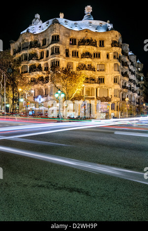 Berühmten Meisterwerk Gaudis Casa Mila (oder La Pedrera) befindet sich auf dem Passeig de Gracia in Barcelona. Spanien. Stockfoto