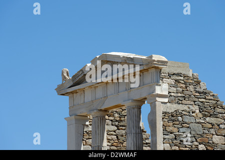 Delos. Griechenland. Restaurierte dorischen Tempel der Isis in der Wallfahrtskirche der ägyptischen Götter. Stockfoto