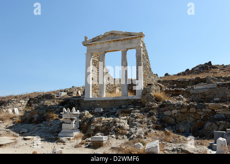 Delos. Griechenland. Restaurierte dorischen Tempel der Isis in der Wallfahrtskirche der ägyptischen Götter. Stockfoto