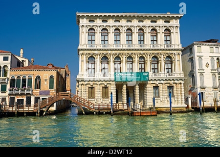 Palazzo Rezzonico gebaut im Jahre 1649 von Baldassarre Longhena in einem barocken Stil auf den Canal Grande Venedig Stockfoto