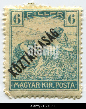 Ungarn - ca. 1919: Eine Briefmarke gedruckt in Ungarn zeigt Bild der Ernte ca. 1919. Stockfoto