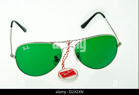 Fake-Ray Ban Sonnenbrillen aus China. Stockfoto