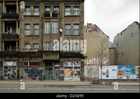 Berlin, Deutschland, heruntergekommenen Gebäude in der Köpenicker Straße Stockfoto