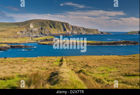 Blick auf dem Festland in der Nähe von Portmagee aus Valentia Island, Iveragh-Halbinsel, County Kerry, Irland Stockfoto