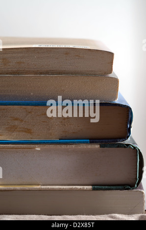 Haufen von gebrauchten Büchern, weich- und deckt Stockfoto