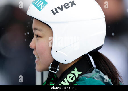 Sara Takanashi (JPN), 3. Februar 2013 - Skispringen: Sara Takanashi Japans während der FIS Weltcup Skispringen Damen der Normalschanze Individuum (HS100) im Stadium der Miyanomori springen in Sapporo, Hokkaido, Japan. (Foto: AFLO) Stockfoto