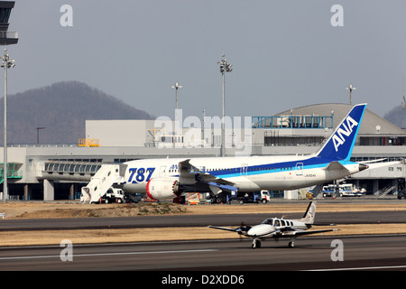 Boeing 787 landete im Notfall Stockfoto