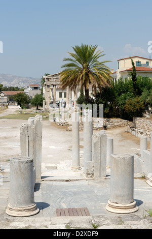 Römische Agora. Athen. Griechenland. Das Unterteil des südöstlichen Propylon, die Zugriff auf die ionische Säulenhalle Hof. Stockfoto