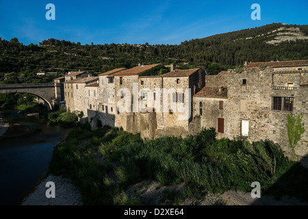 Ein Dorf Lagrasse im Languedoc, Frankreich. Das Dorf ist ein Teil der "Schönsten Dörfer Frankreichs" Verband. Stockfoto