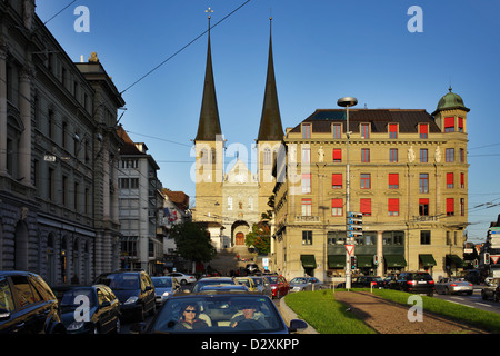 Luzern, Schweiz, Stadtansicht mit Hofkirche St. Leodegar Stockfoto