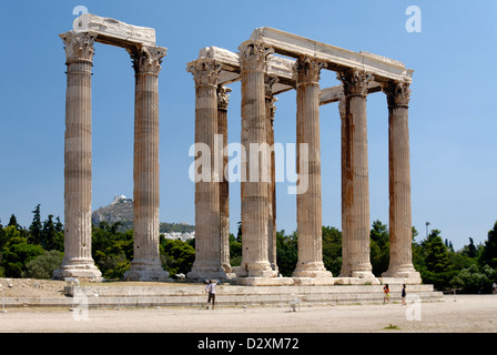 Athen. Griechenland. Die massive bleibt Tempel des Olympischen Zeus (Olympieion), der größte erhaltene alte Tempel in Griechenland Stockfoto