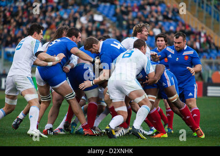 3. Februar 2013. Rom, Italien. Six Nations Rugby. Italien gegen Frankreich. Ein voll Maulduring der Six Nations-Spiel zwischen Italien und Frankreich im Stadio Olimpico in Rom. Stockfoto