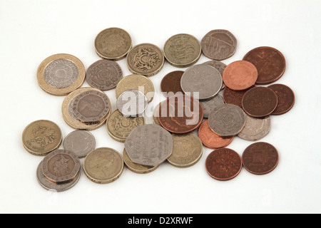 Britische (uk) Währung auf einem weißen Hintergrund. Stockfoto