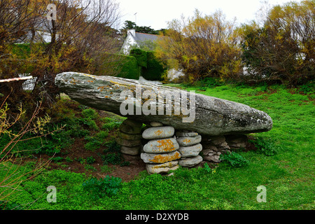 "Menhir Couché" betteln äh Vil Punkt, Stadt Quiberon Halbinsel Quiberon (Bretagne, Frankreich). Stockfoto