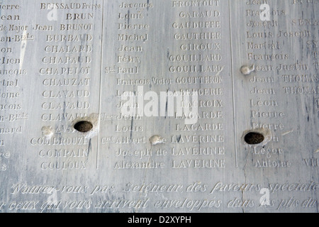 Das französische Dorf Oradour-Sur-Glane zerstört. Das Dorf hat in einem verfallenen Zustand als ein Denkmal der Vergangenheit erhalten geblieben. Stockfoto