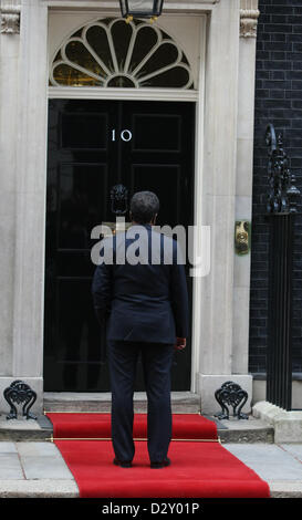 HASSAN SHEIKH MOHAMUD gehalten Nummer 10 Präsident der SOMALI an Nummer 10 DOWNING STREET LONDON ENGLAND UK 04 DRAUEN Febr Stockfoto