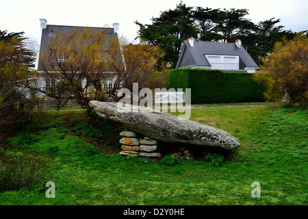 "Menhir Couché" betteln äh Vil Punkt, Stadt Quiberon Halbinsel Quiberon (Bretagne, Frankreich). Stockfoto