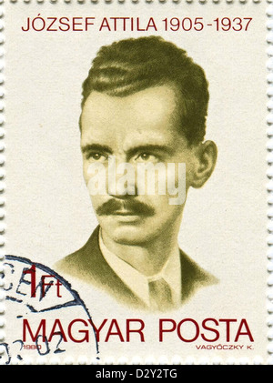 Ungarn - CIRCA 1980: Briefmarken gedruckt in Ungarn Attila József (1905-1937), ungarischer Dichter, circa 1980 gewidmet. Stockfoto