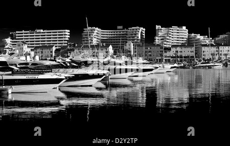 Portugal, Algarve: schwarz / weiß-Bild auf den Yachten Hafen Marina de Vilamoura Stockfoto